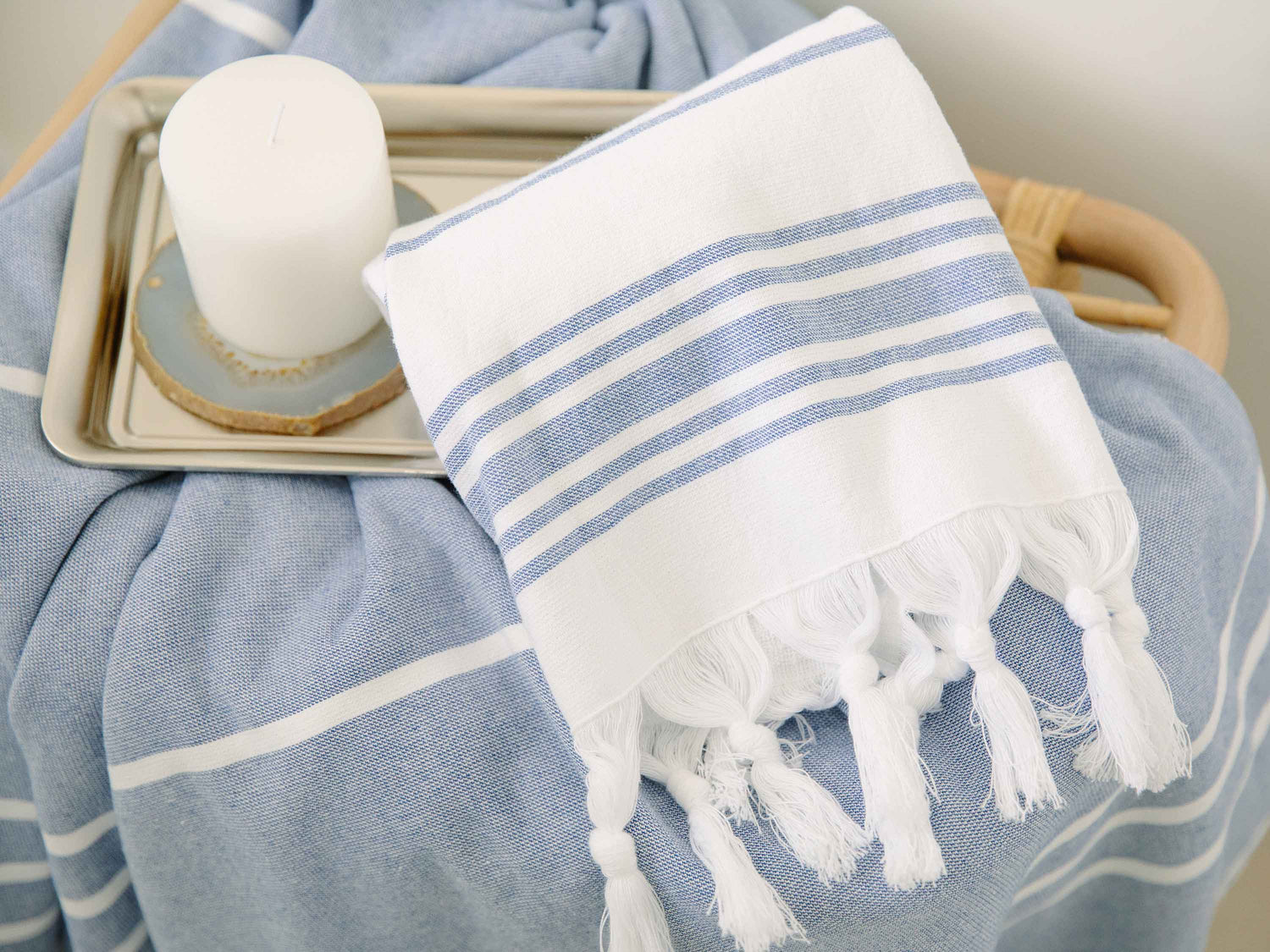
      First picture of White Azul Classic Turkish Hand Towel
    