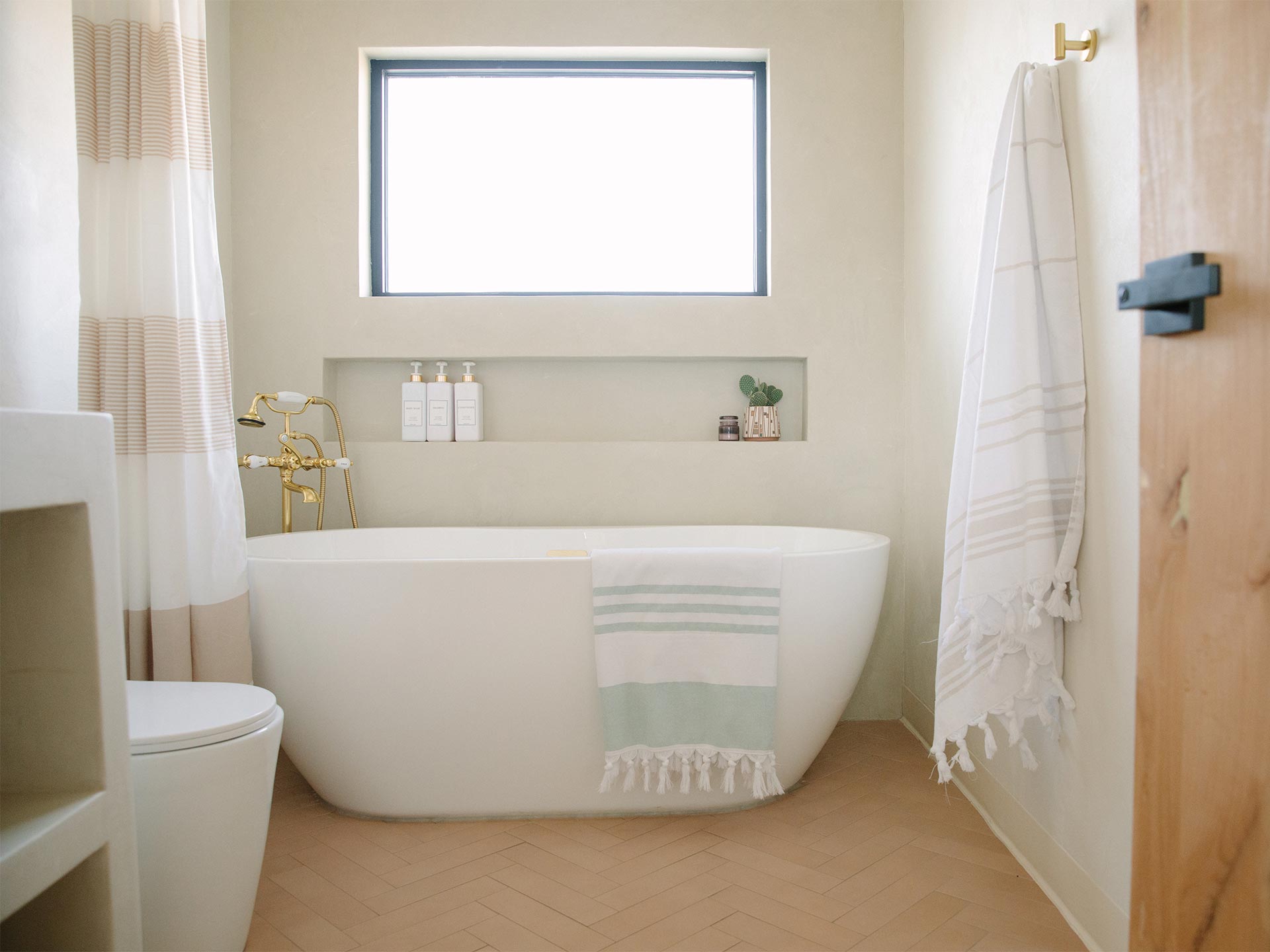 Bathroom Organization Hacks